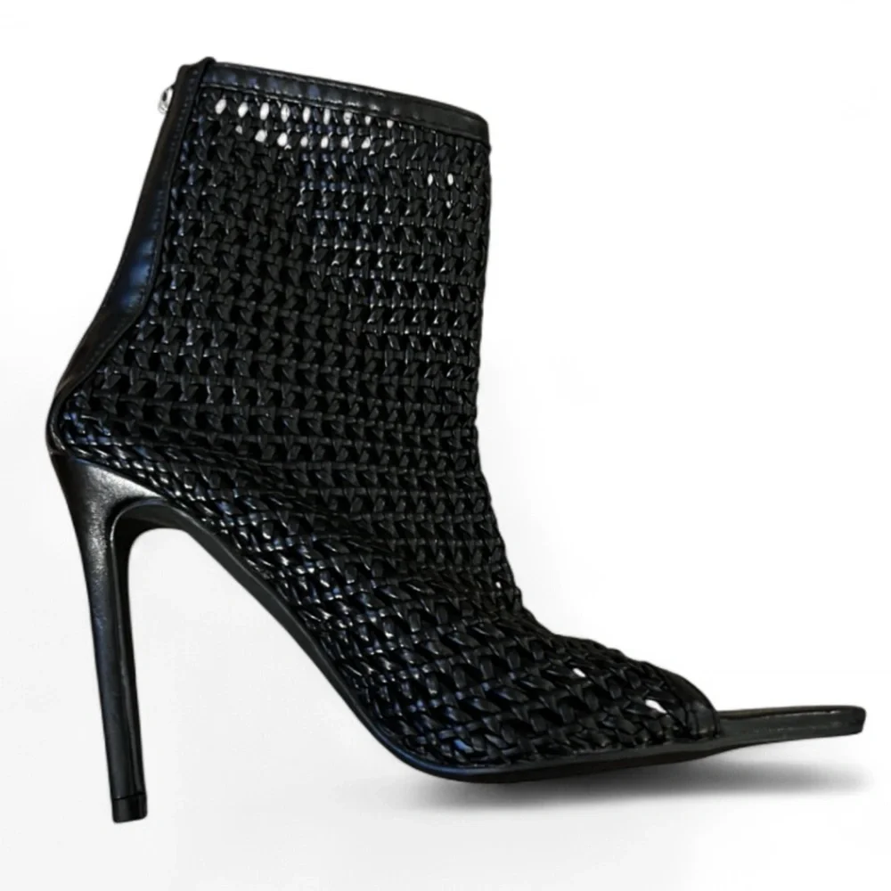 Fashion Nova Black Peep-Toe Heels with a Zipper Heel Size 7 5” Heels - Picture 1 of 3